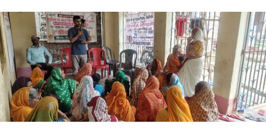 सखी वार्ता के माध्यम से महिलाओं को किया जागरूक, बाल विवाह रोकने का दिलाया संकल्प